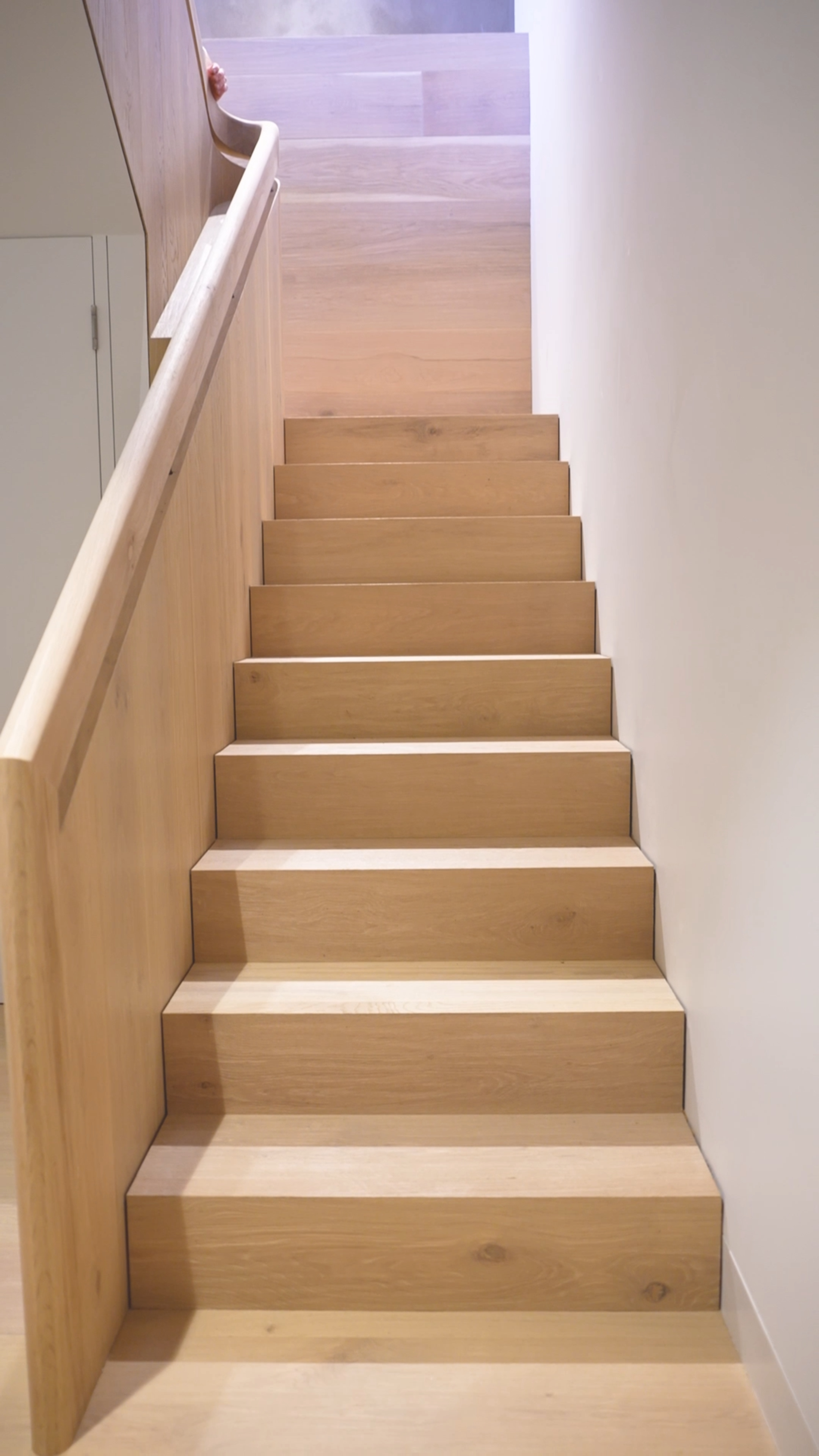Albert Park &mdash; sculptural oak newel and stair return