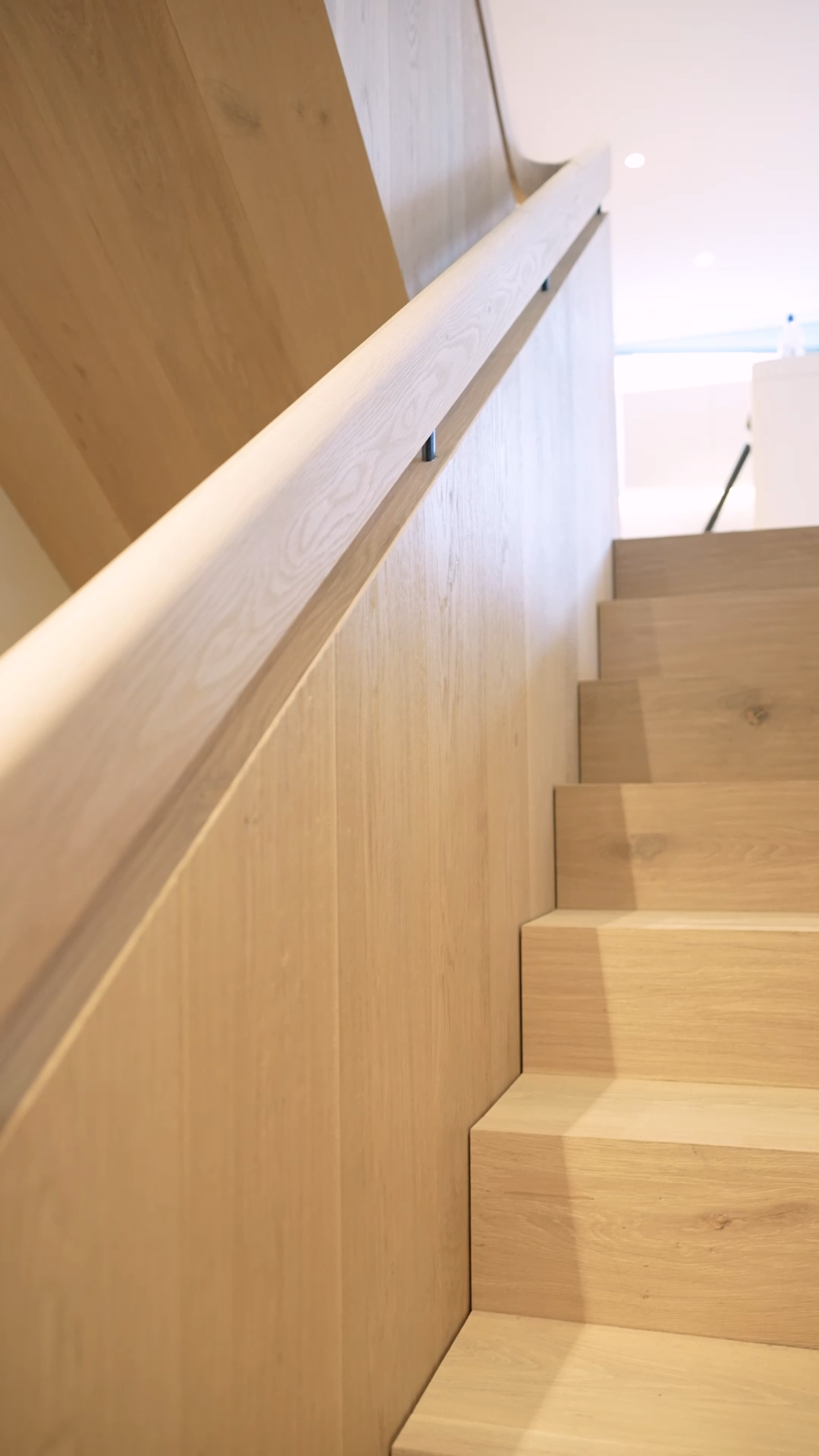 Albert Park &mdash; solid oak handrail against the wall